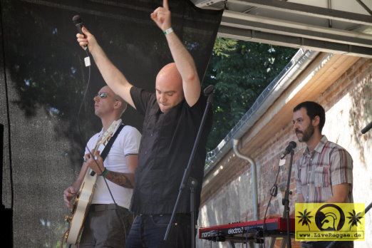 Ruben Lopez and The Diatones (E) 17. This Is Ska Festival - Wasserburg, Rosslau 21. Juni 2013 (13).JPG